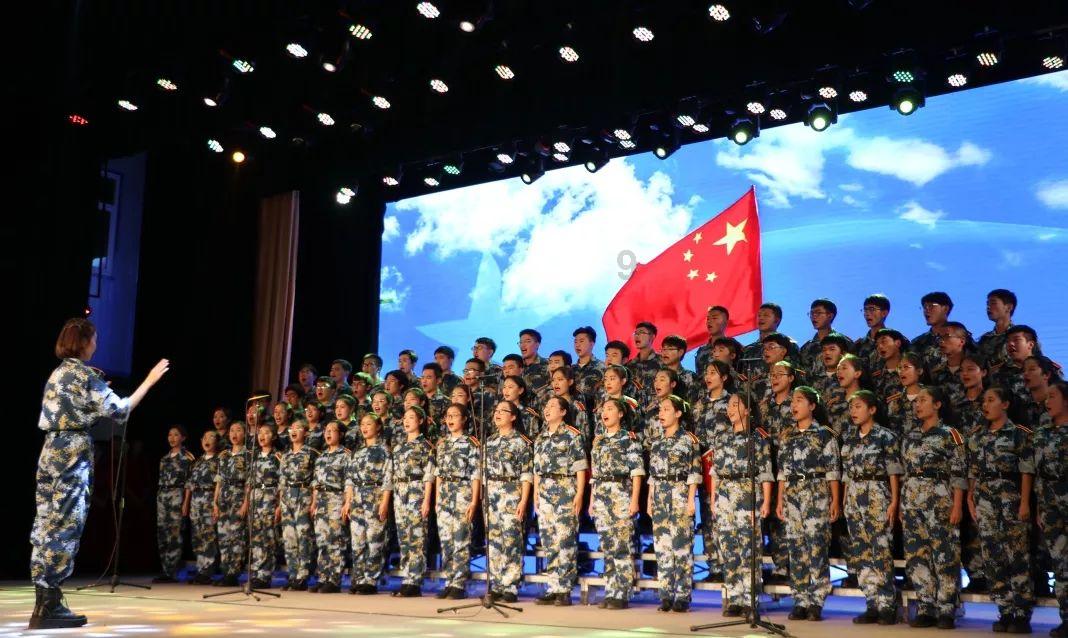 内马尔迎来第三个孩子，引发争议