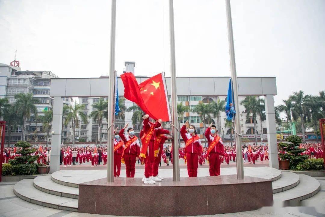 火龙镇派出所劝投二名在逃人员主动投案