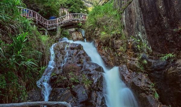 逃离沙漠建筑